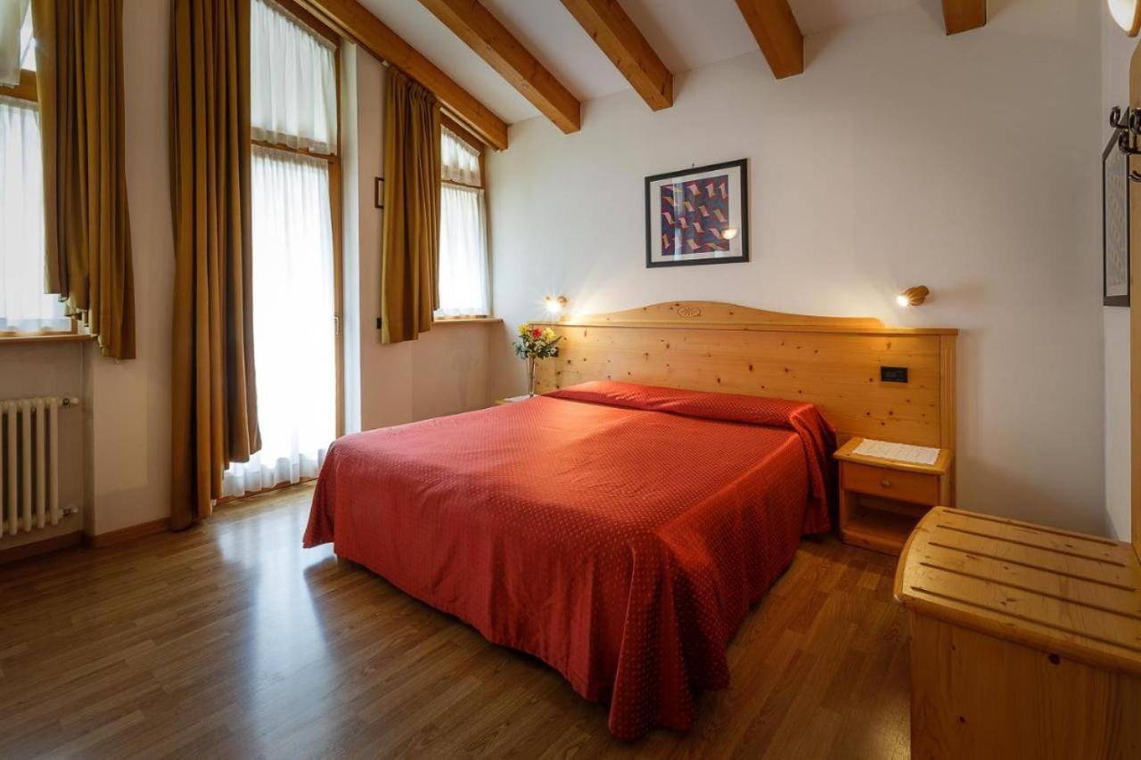Hotel La Locanda Pinzolo Ngoại thất bức ảnh