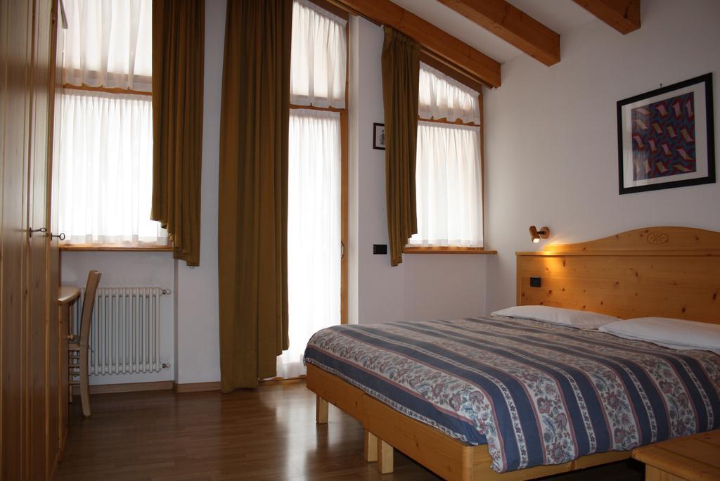 Hotel La Locanda Pinzolo Ngoại thất bức ảnh