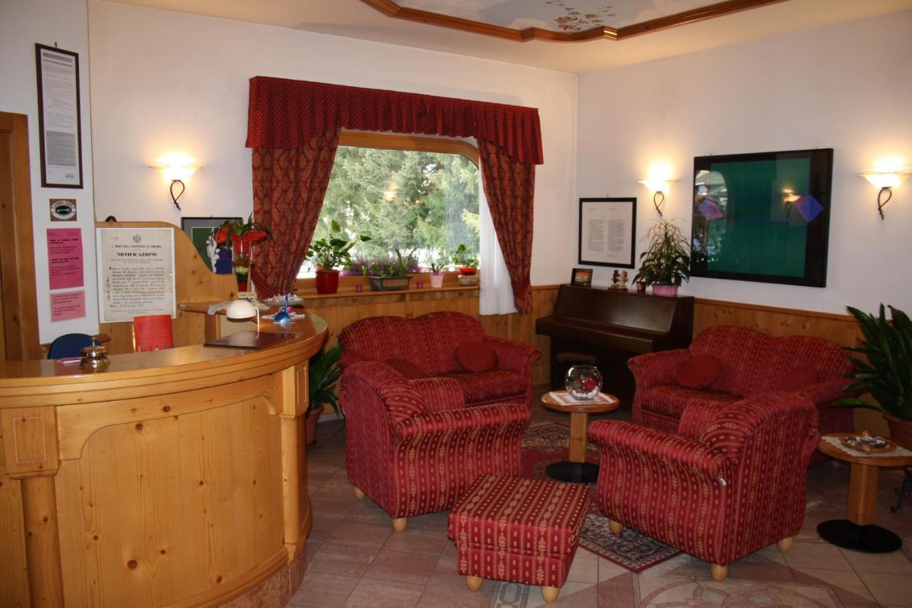 Hotel La Locanda Pinzolo Ngoại thất bức ảnh